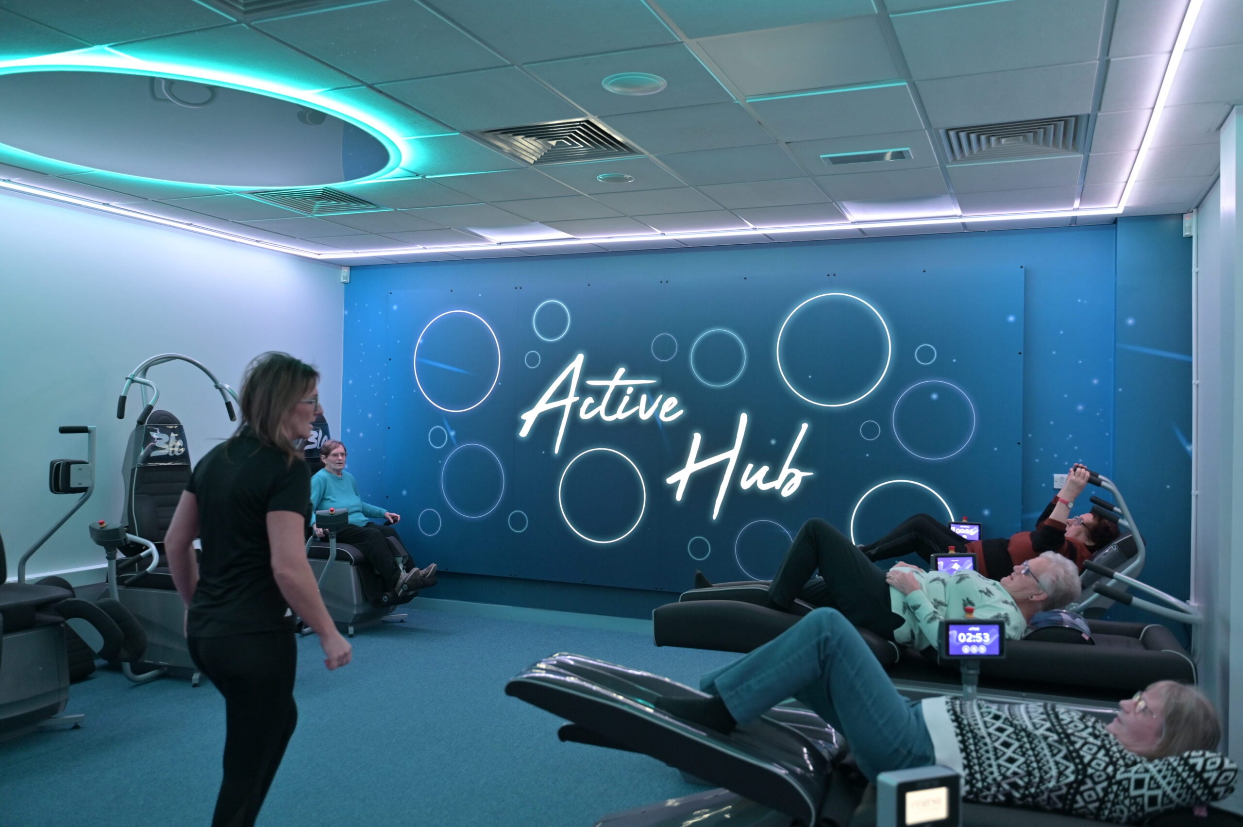 Elderly people in the Active Hub